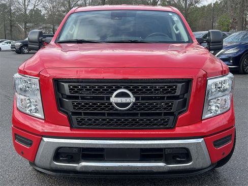 Used 2024 Nissan Titan SV w/ SV Convenience Package image 5
