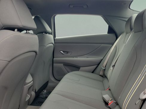 Certified 2025 Hyundai Elantra Hybrid FWD image 6