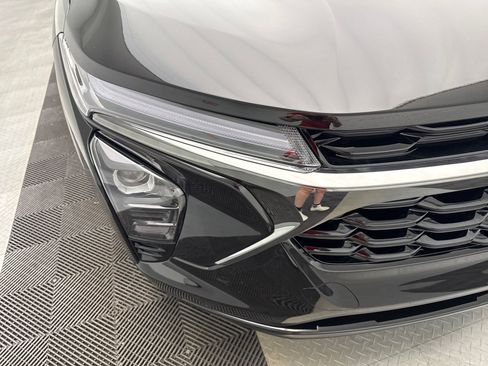 New 2025 Chevrolet Trax RS image 10