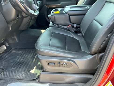 Used 2021 Chevrolet Silverado 1500 LT w/ Convenience Package II AWD/4WD image 8