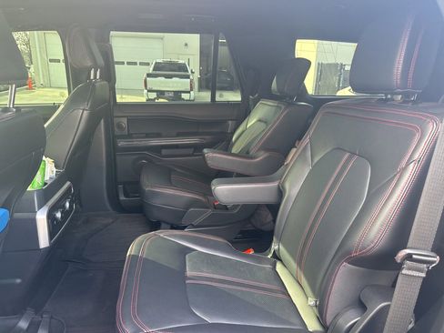 Used 2024 Ford Expedition Limited image 8
