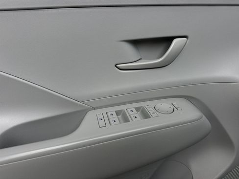 Used 2025 Hyundai Kona SEL FWD image 10