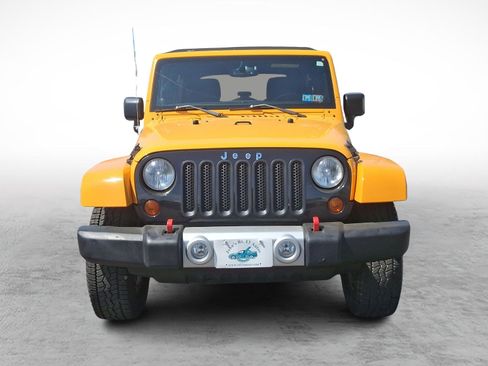 Used 2013 Jeep Wrangler Unlimited Sahara image 2