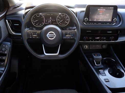 Used 2021 Nissan Rogue SV FWD image 15