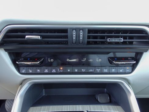 Certified 2024 MAZDA CX-90 Plug-In Hybrid w/ Premium Plus AWD/4WD image 23