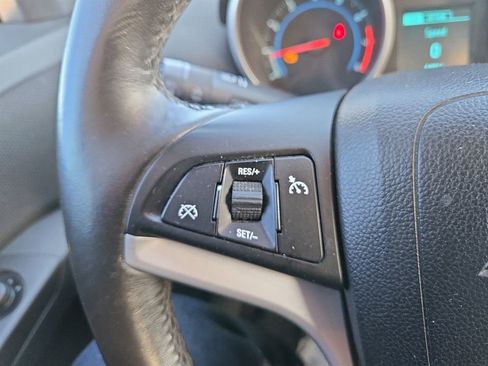 Used 2014 Chevrolet Cruze LT image 18
