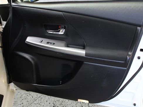 Used 2017 Toyota Prius V Three FWD image 40