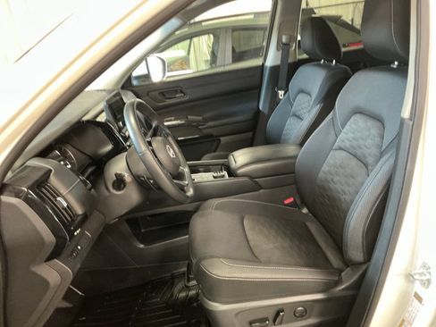 Certified 2023 Nissan Pathfinder SV AWD/4WD image 16