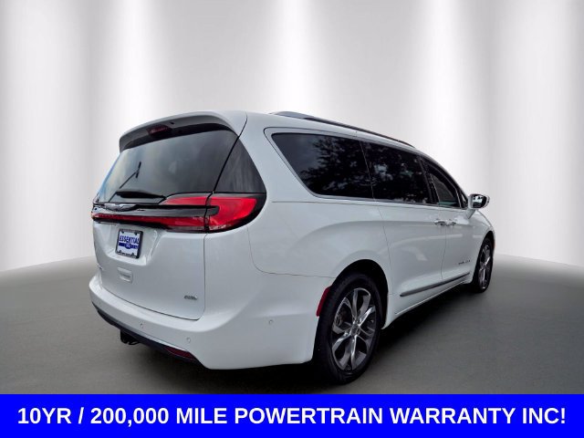 Used 2022 Chrysler Pacifica Pinnacle AWD/4WD image 5