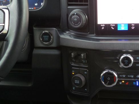 Used 2025 Ford F250 Platinum image 16