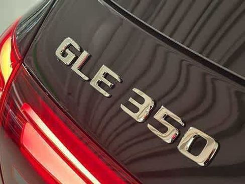 Used 2024 Mercedes-Benz GLE 350 4MATIC image 4