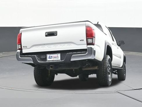 Used 2018 Toyota Tacoma TRD Off-Road AWD/4WD image 48