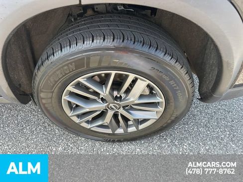 Used 2024 Nissan Rogue S FWD image 22