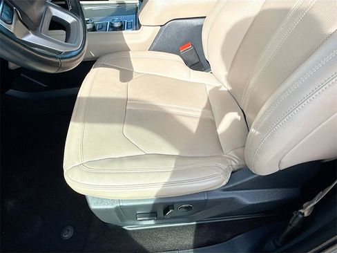 Used 2023 Ford Expedition Limited image 21