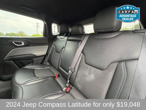 Used 2024 Jeep Compass Latitude AWD/4WD image 6