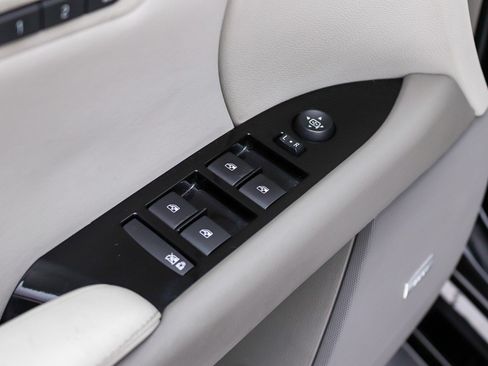 Used 2014 Cadillac XTS Platinum AWD/4WD image 26