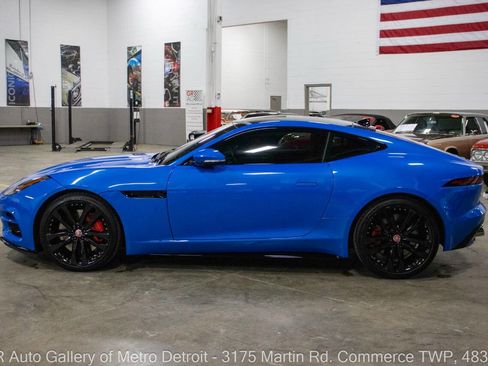 Used 2020 Jaguar F-TYPE R image 3
