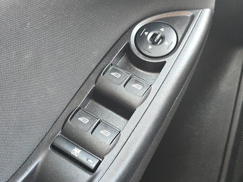 Used 2016 Ford Focus SE image 25