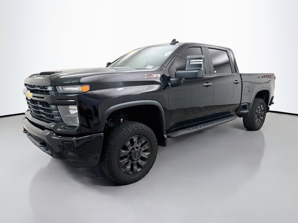 Used 2024 Chevrolet Silverado 2500 Custom w/ Custom Value Package AWD/4WD image 3