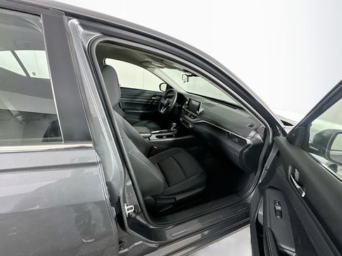 Used 2024 Nissan Altima 2.5 SV image 27