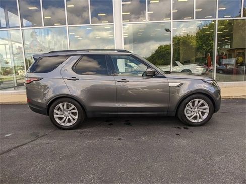 Used 2018 Land Rover Discovery HSE image 8