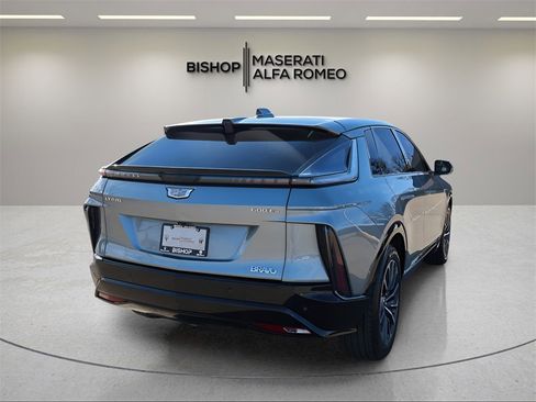 Used 2024 Cadillac Lyriq Sport image 7