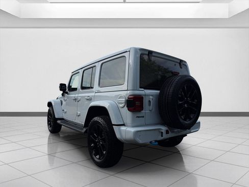 Used 2021 Jeep Wrangler Unlimited Sahara AWD/4WD image 3