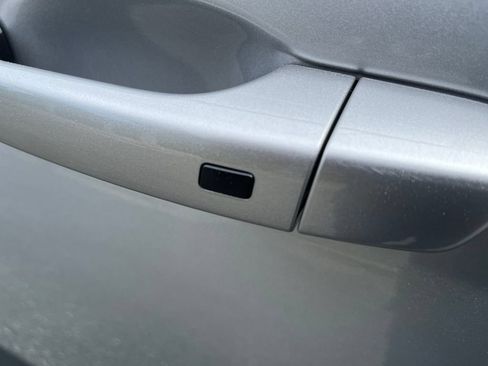 Used 2025 Hyundai Venue SEL FWD image 10
