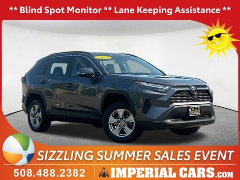 Used 2022 Toyota RAV4 XLE AWD/4WD image 1
