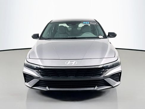 Certified 2025 Hyundai Elantra Sport FWD image 2