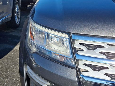 Used 2018 Ford Explorer XLT image 15