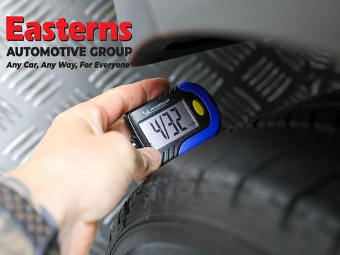 Used 2021 Kia Niro EX w/ Cold Weather Package image 23