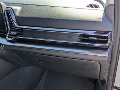 Used 2024 Kia Sportage EX image 30