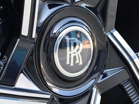 New 2027 Rolls-Royce Cullinan Black Badge AWD/4WD image 9