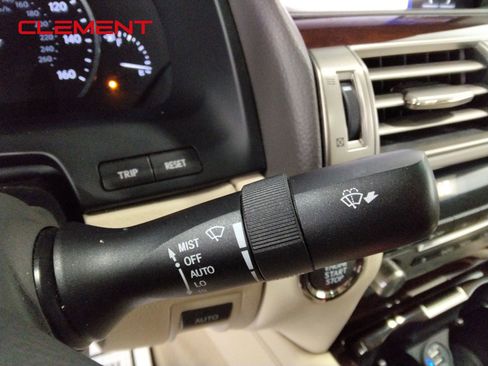 Used 2017 Lexus LS 460 w/ Comfort Package image 17