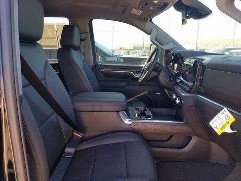 New 2025 GMC Sierra 2500 SLT w/ SLT Premium Package image 13