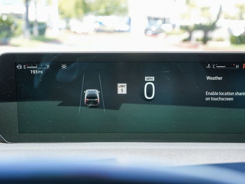 Certified 2025 Ford Expedition Max Platinum AWD/4WD image 23