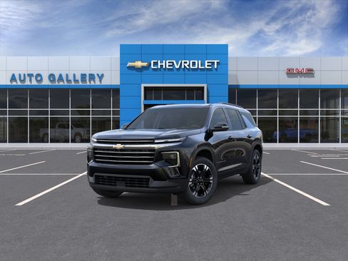New 2027 Chevrolet Traverse LT w/ Sun and Wheel Package FWD image 9