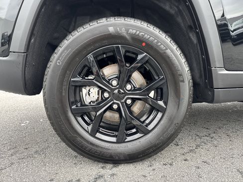 New 2026 Jeep Grand Cherokee Altitude image 21