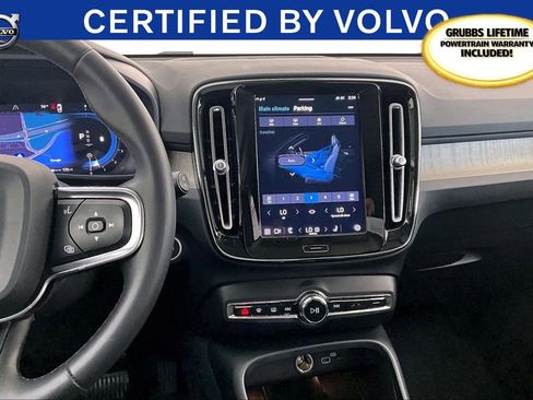 Certified 2023 Volvo XC40 B5 Ultimate w/ Protection Package Premier image 9