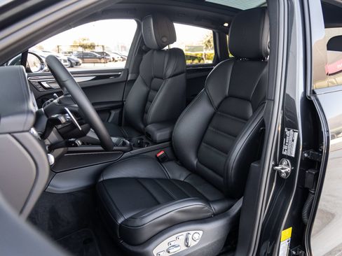 Certified 2026 Porsche Macan S AWD/4WD image 5