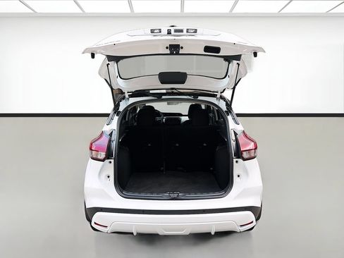 Used 2023 Nissan Kicks SV FWD image 24