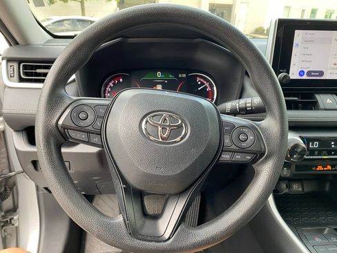 Used 2025 Toyota RAV4 XLE AWD/4WD image 11
