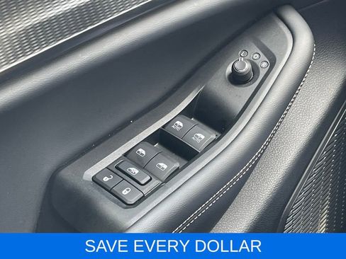 Used 2025 Jeep Grand Cherokee Laredo AWD/4WD image 16