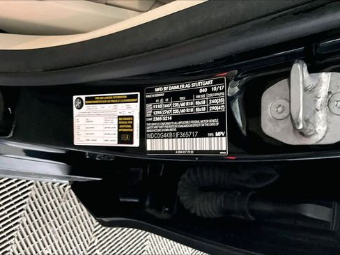 Certified 2018 Mercedes-Benz GLC 300 4MATIC image 31