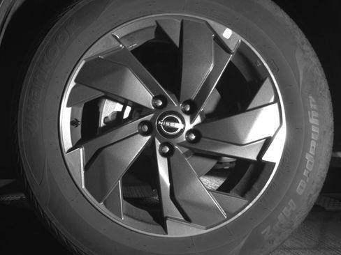 Used 2025 Nissan Rogue SV AWD/4WD image 12