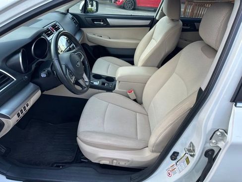 Used 2017 Subaru Outback 2.5i Premium AWD/4WD image 9