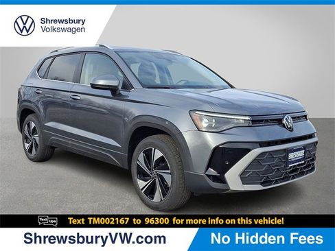 New 2026 Volkswagen Taos SE image 1