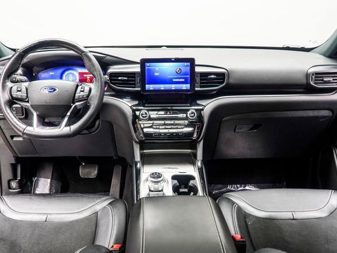 Used 2022 Ford Explorer ST image 5