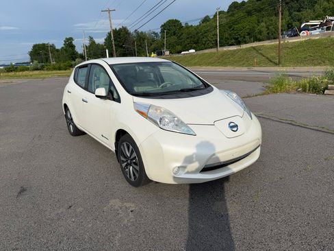 Used 2016 Nissan Leaf SV FWD image 3